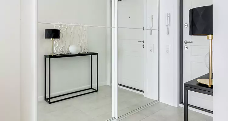 Mirrored Bifold Closet Doors Repair in Pompano Beach, FL