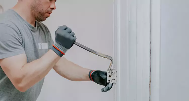 Cracked Door Jamb Repair in Pompano Beach, FL