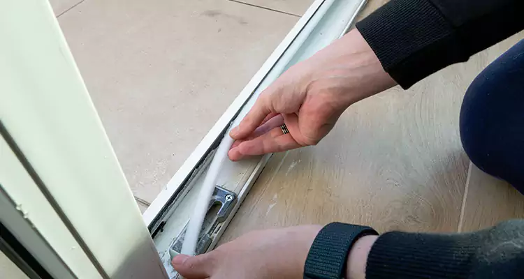Garage Door Off Track Repair in Pompano Beach, FL