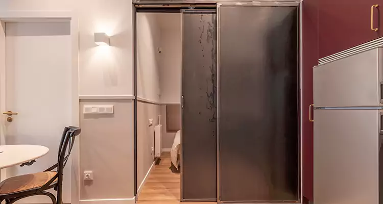 We Fix Closet Sliding Door in Pompano Beach, FL 